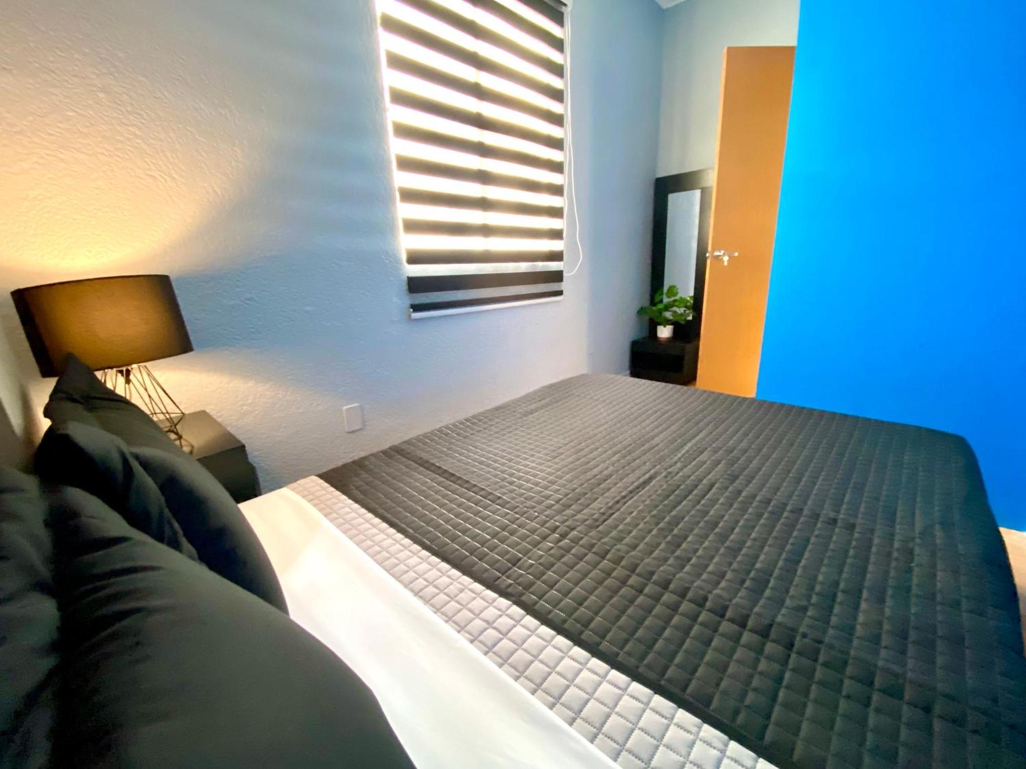 Roomies Hostel - World Trade Center เม็กซิโกซิตี้ ภายนอก รูปภาพ