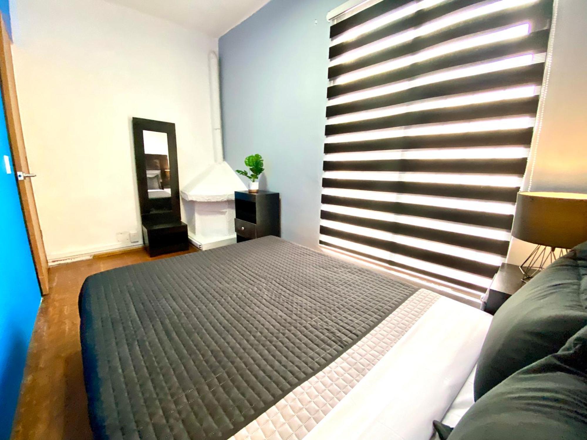 Roomies Hostel - World Trade Center เม็กซิโกซิตี้ ภายนอก รูปภาพ