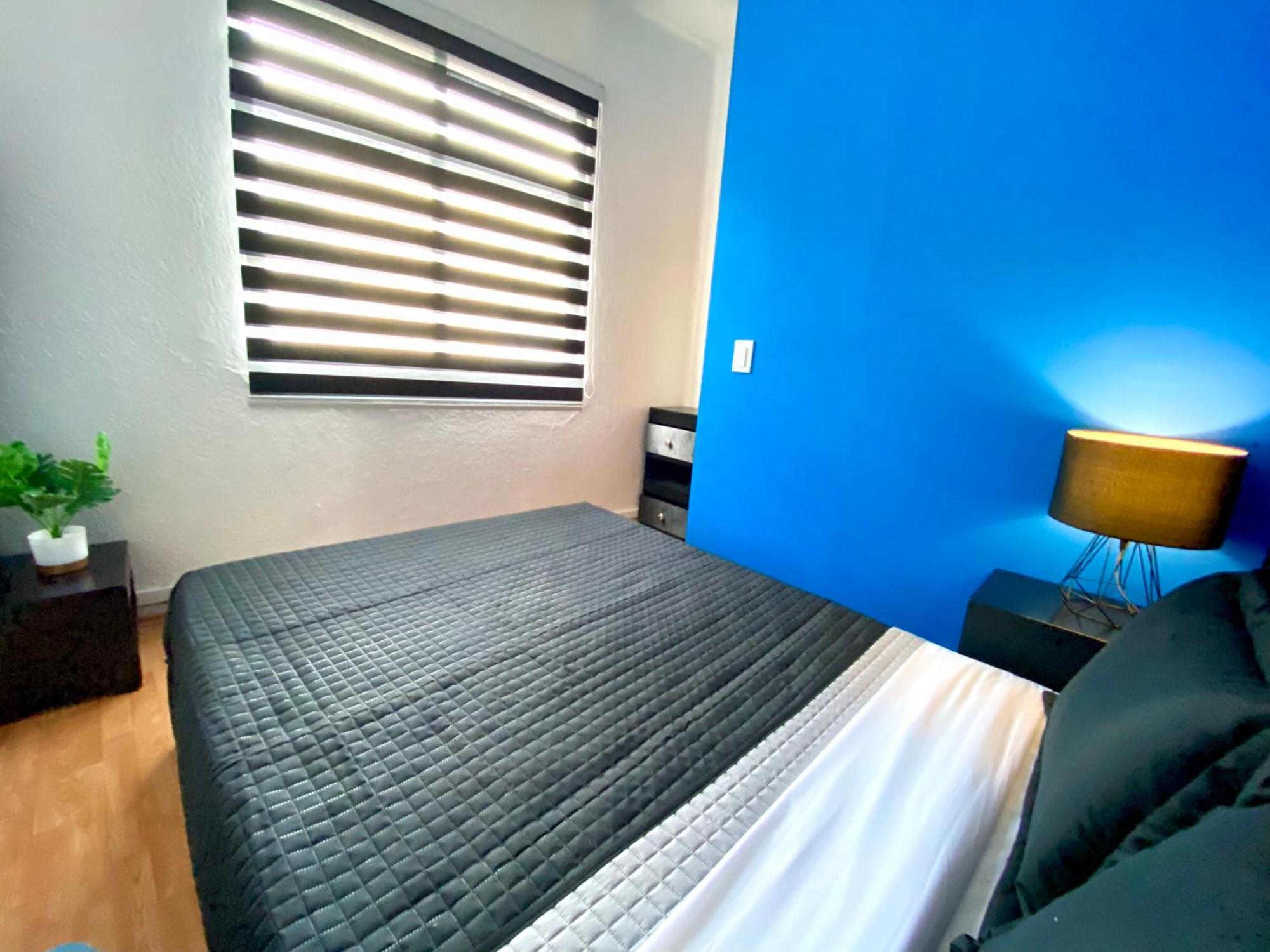 Roomies Hostel - World Trade Center เม็กซิโกซิตี้ ภายนอก รูปภาพ