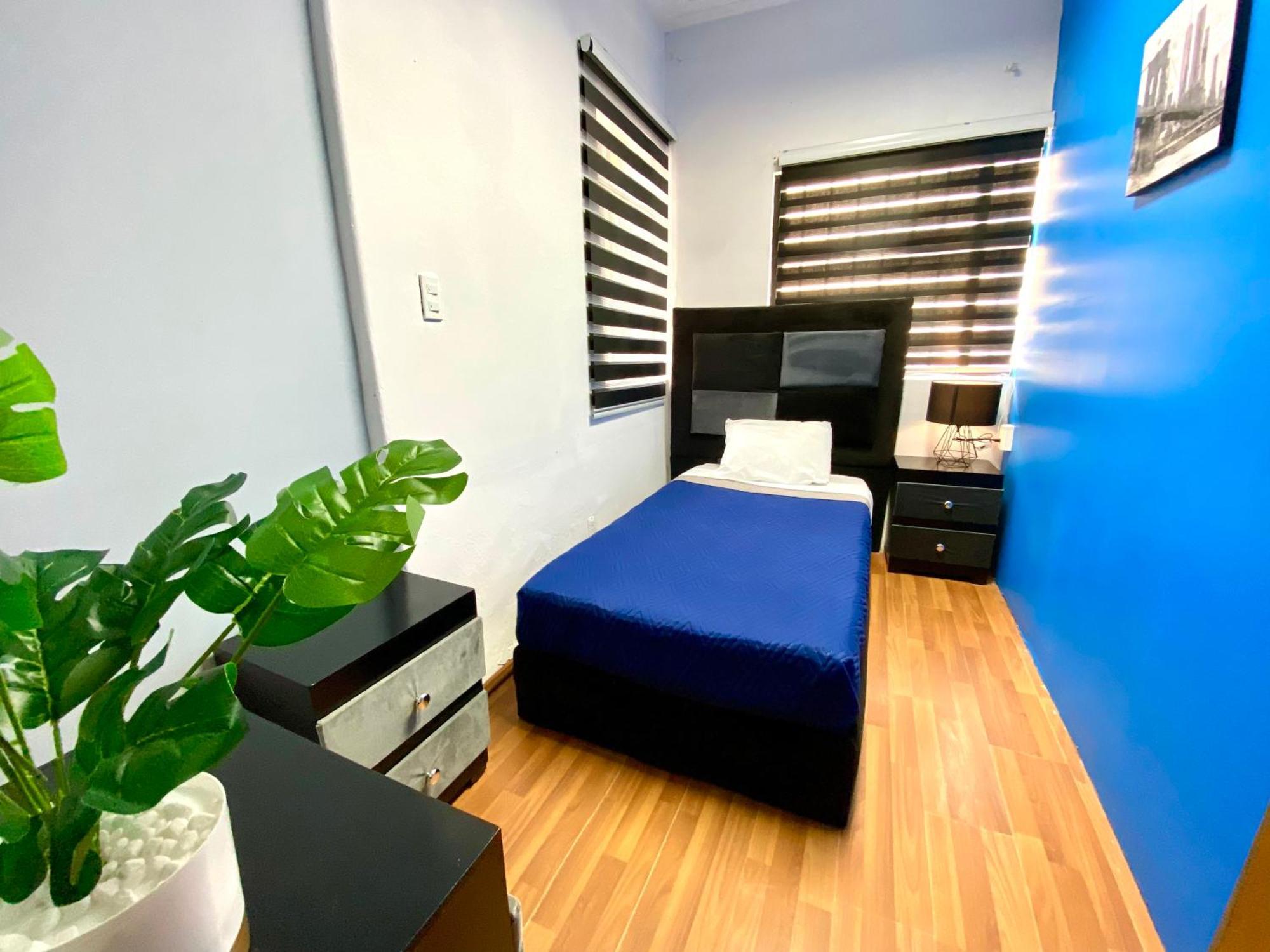 Roomies Hostel - World Trade Center เม็กซิโกซิตี้ ภายนอก รูปภาพ