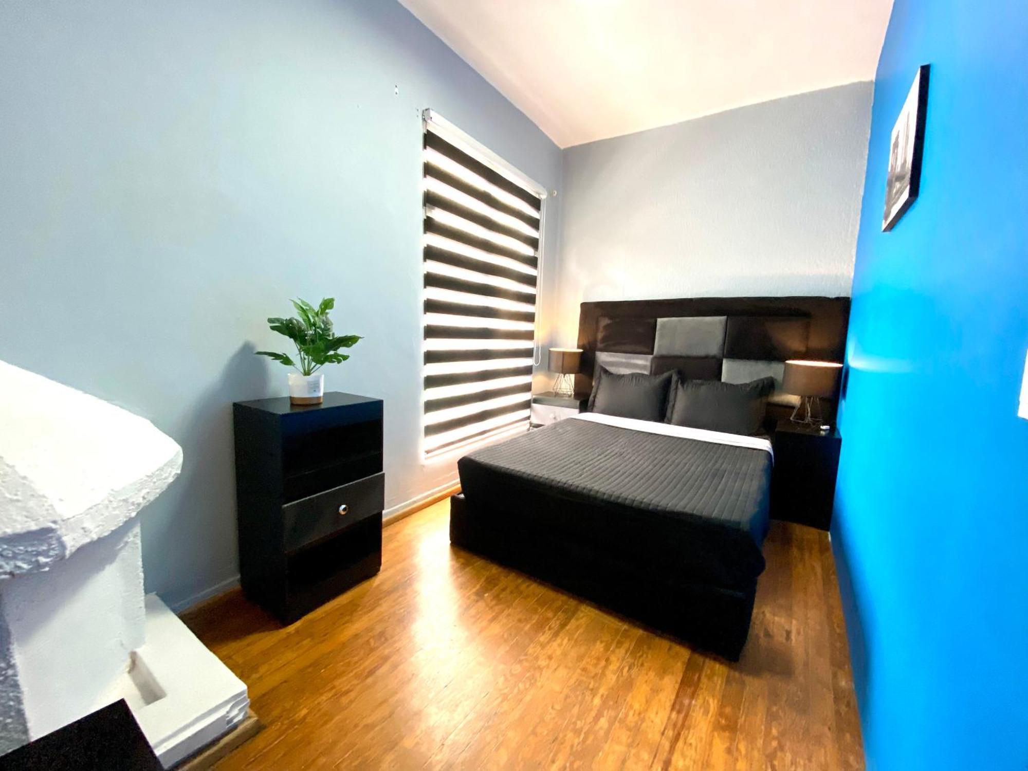 Roomies Hostel - World Trade Center เม็กซิโกซิตี้ ภายนอก รูปภาพ