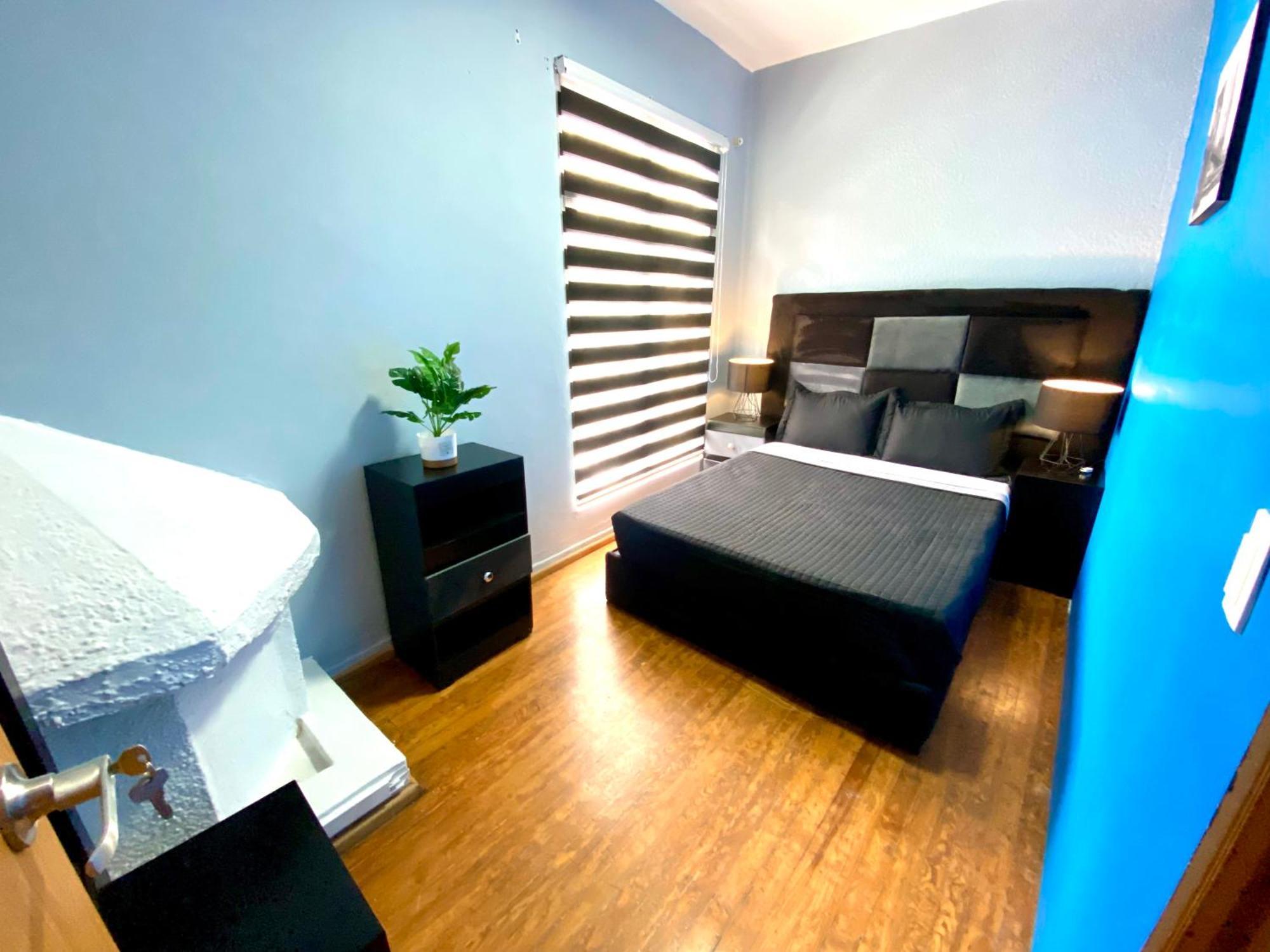 Roomies Hostel - World Trade Center เม็กซิโกซิตี้ ภายนอก รูปภาพ